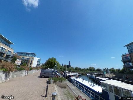 3 Bed Penthouse, Town Meadow, TW8 - Photo 5