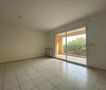 « ROQUEMAURE - APPARTEMENT T3 71.62M² AVEC TERRASSE » - Photo 6