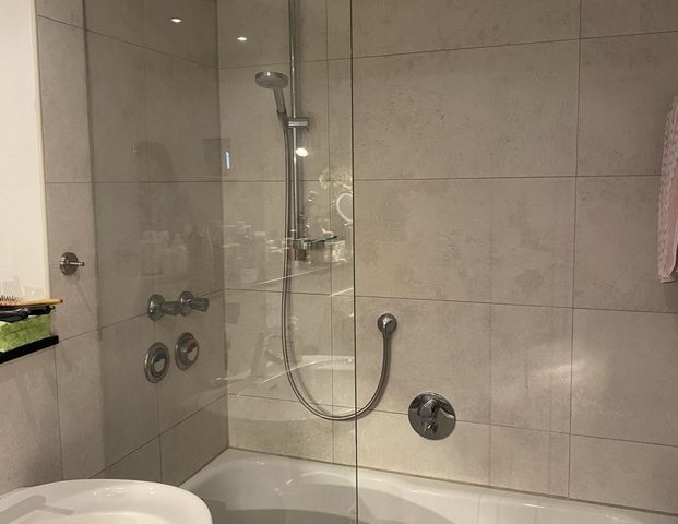 Rodenkirchen: Große Maisonette-Wohnung in direkter Rheinnähe - Foto 1