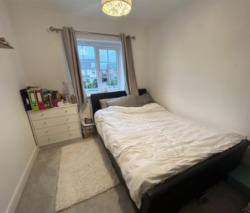 Hewer Close, Doncaster, New Rossington - Photo 6