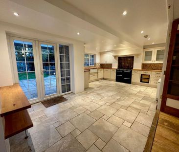 4 bedroom terraced house to rent - Photo 2