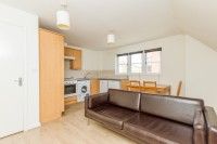 2 bed Apartment - To Let - Photo 2