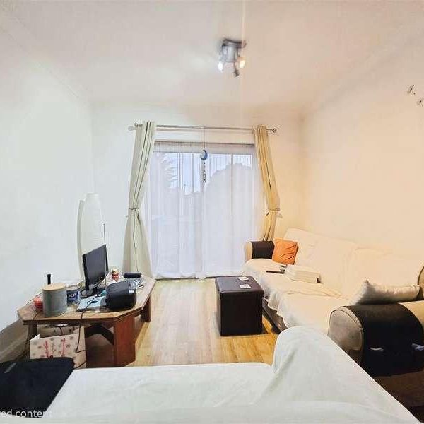 Bushey Road, Raynes, SW20 - Photo 1