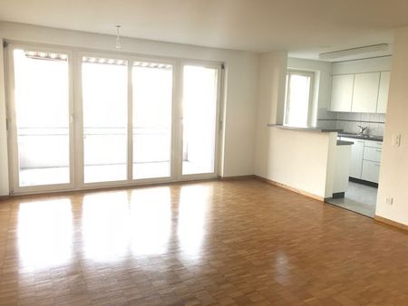 HELLE UND GERÄUMIGE WOHNUNG SUCHT NEUEN MIETER! - Photo 3