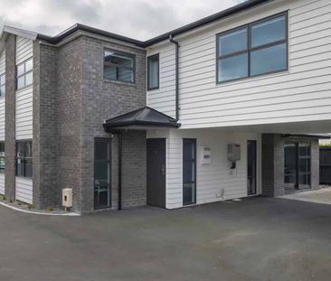 Fully Furnished Studio Unit - Photo 3