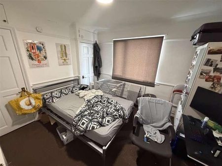 Carlyle Avenue, Brighton, BN2 - Photo 3