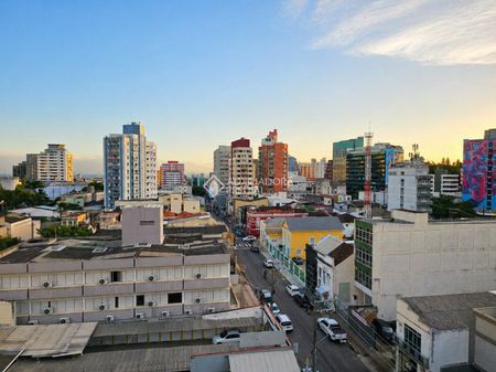 Apartamento com 2 quartos e 75m² para alugar em Centro, Florianópolis. - Foto 3
