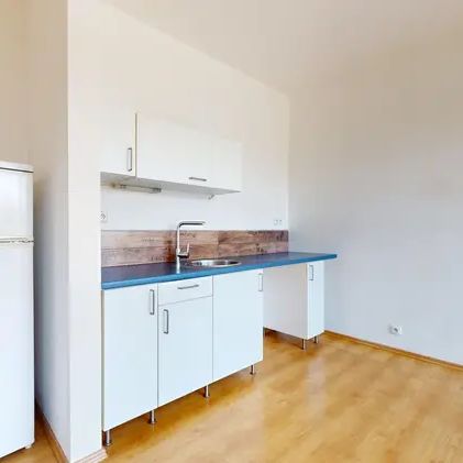 Pronájem bytu 1+kk 33 m - Photo 1