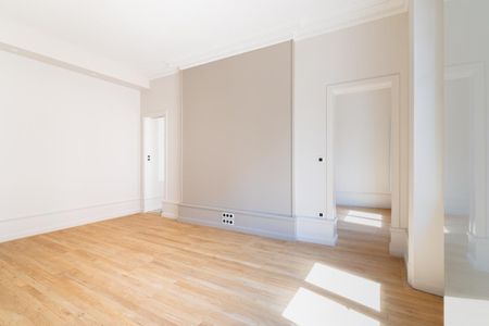 Location Appartement 5 pièces 160m² ANNECY 74000 - Photo 3