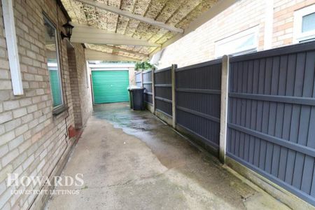3 bedroom detached bungalow to rent - Photo 4