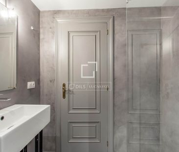 Pleasant 2-bedroom penthouse with terrace for rent in Pla del Real - Photo 1