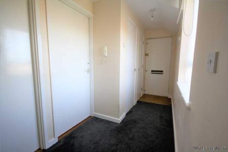 1 bedroom property to rent in Southend On Sea - Photo 2