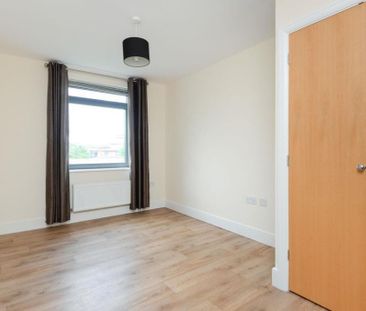 2 bedroom semi-detached house to rent - Photo 5