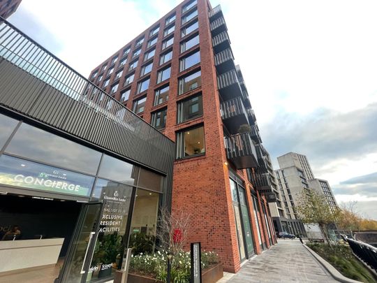 1 Bed Flat, Glasswater Locks, B4 - Photo 1