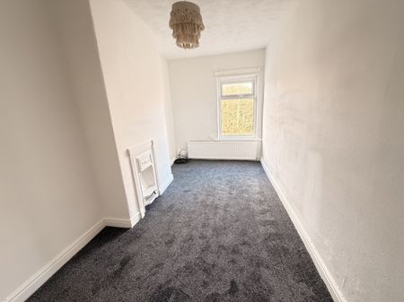 Bradley Lane, Standish, Wigan, WN6 0XF - Photo 3