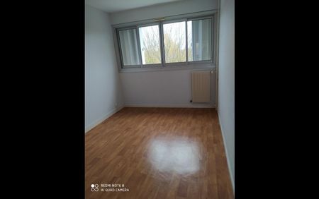 Location Appartement 3 pièces 63 m² Le Blanc - Photo 2