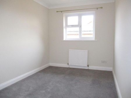 2 bedroom semi-detached house to rent - Photo 3