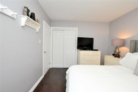Spacious 3 Bedroom Apartment in Hamilton!! - Photo 3