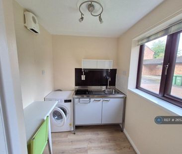 Studio to rent - Photo 5