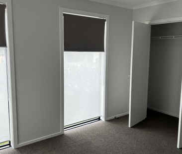 Modern Family Living - Photo 2