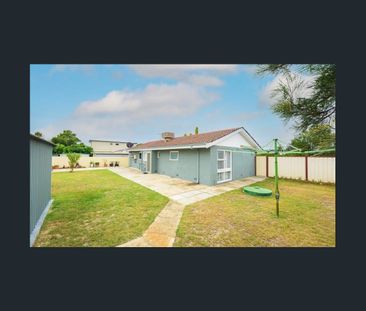 Charming 3 x 1 family home with large backyard - Photo 2