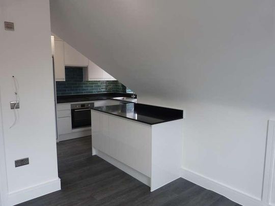 Neeld Crescent, London, NW4 - Photo 1