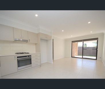 Bright & Spacious Granny Flat - Photo 3