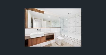 LIVE ON THE TOP FLOOR!! - Photo 2