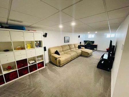 60 Glen Park Drive, Blackburn Hamlet, Ottawa, ON - Photo 5