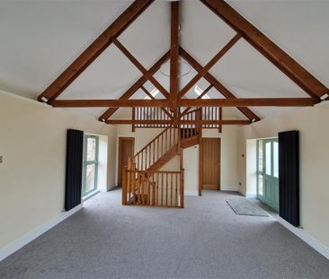 3 bedroom barn conversion to rent - Photo 3