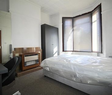 1 Bedroom Room to Rent To Let - Photo 2