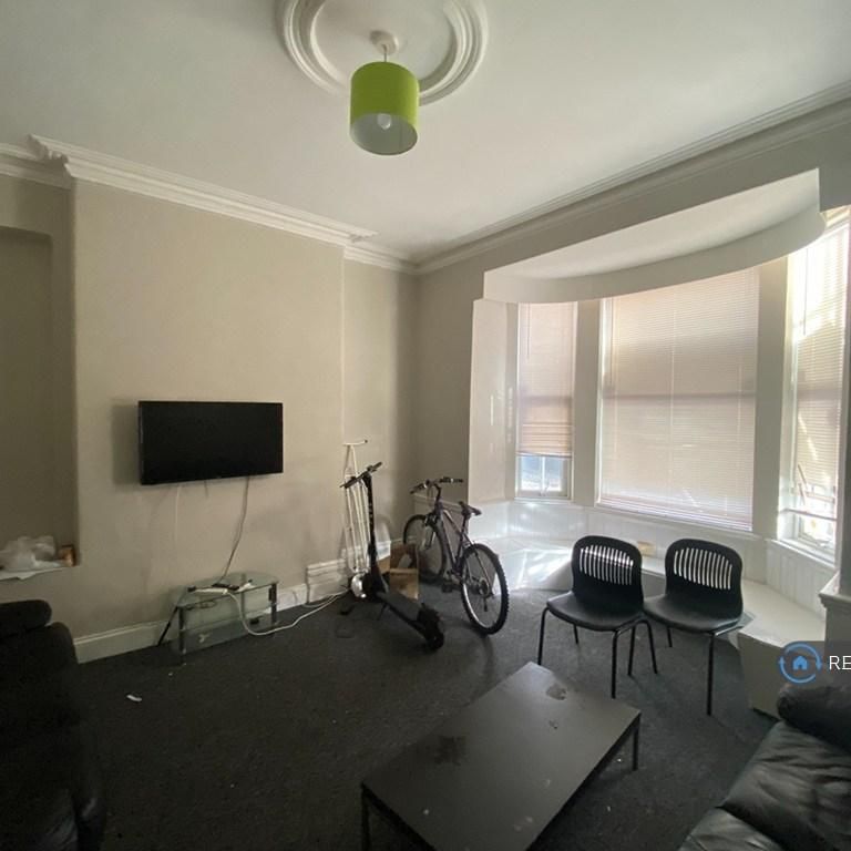 1 bedroom in a house share to rent - Photo 1