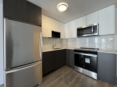 For Lease - 202 Burnhamthorpe Road Unit# 808, Mississauga, Ontario - Photo 4