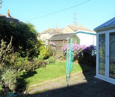 3 bedroom semi-detached house to rent - Photo 6