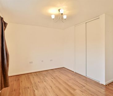 2 bedroom End of terrace house to rent in Chesters Avenue, Longbent... - Photo 6