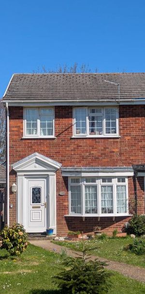 3 bedroom semi-detached house to rent - Photo 1