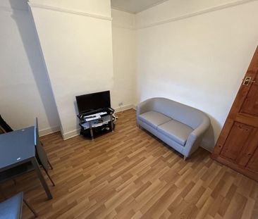 House share to rent - Photo 1