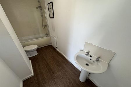 Property to rent - Photo 5