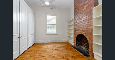 Period Charm in a Vibrant Location! - Photo 4