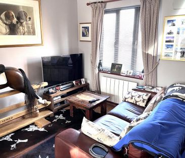 2 bedroom semi-detached house to rent - Photo 2