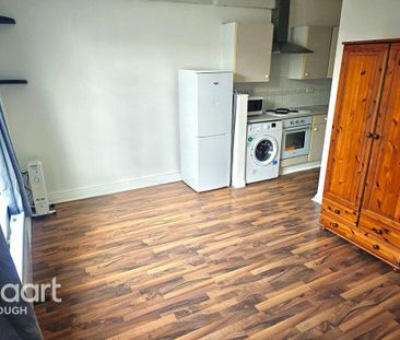 Studio to rent - Photo 2