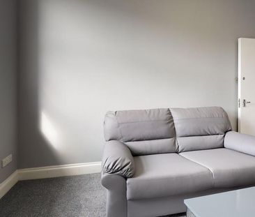 3 bedroom apartment to rent - Photo 4