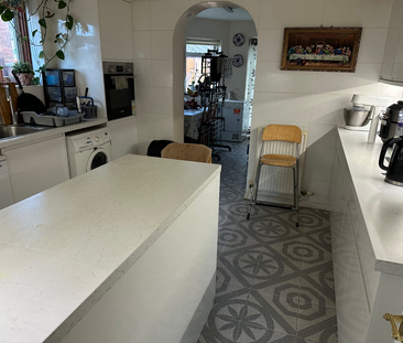 1 bedroom in a house share to rent - Photo 6