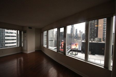 For Lease - 210 Victoria Street Unit# 2511, Toronto, Ontario - Photo 3