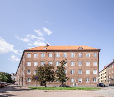 Bjäregatan 17 - Foto 1