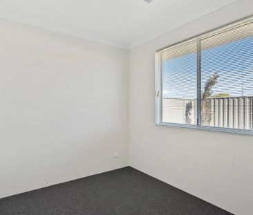 17 Kelston Approach, - Photo 1