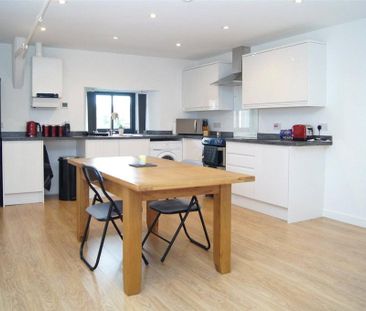 2 bedroom terraced house to rent - Photo 4