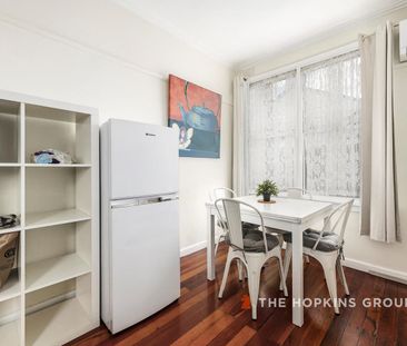 Room available now in this well maintained rooming house! - Photo 4