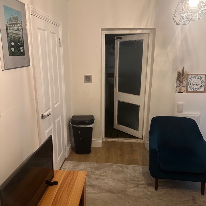 1 Bed Flat, Castletown Road, W14 - Photo 1