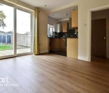 3 bedroom terraced house to rent - Photo 2